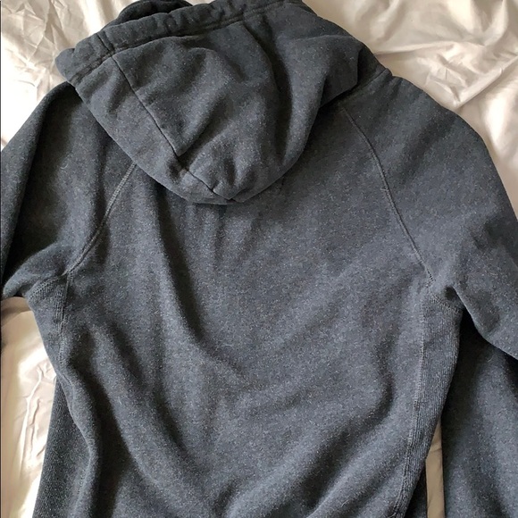 canada sweatshirt - Picture 2 of 2